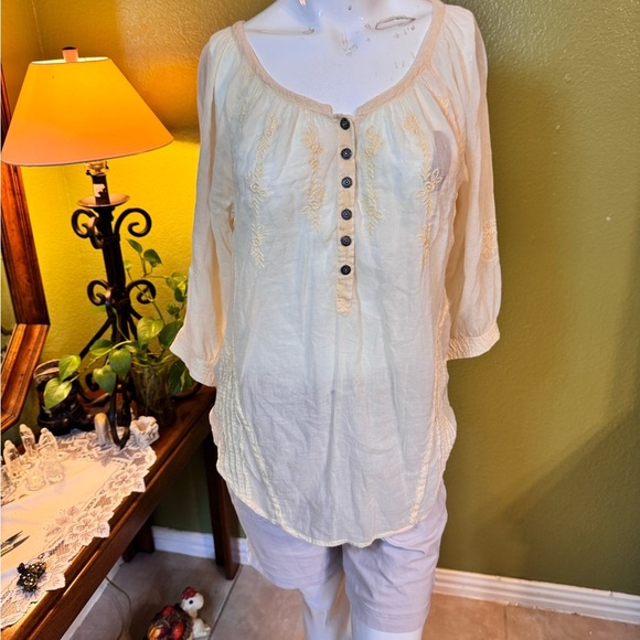 Nine West Cream 3/4 Sleeve Buttoned Blouse - Picture 12 of 13